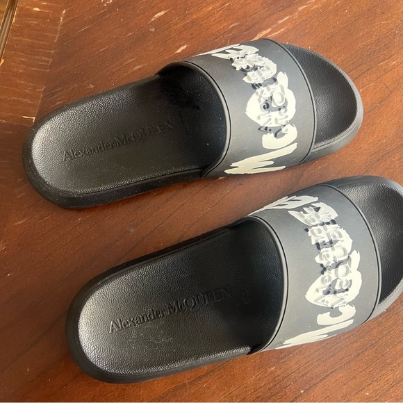 Alexander McQueen black and white graffiti slides sandals - Picture 5 of 5